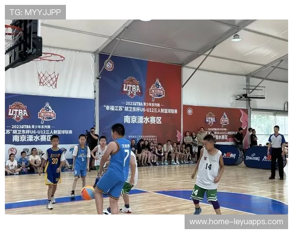 城市篮球3V3联赛加入音乐DJ现场打碟渲染气氛，3v3的篮球歌曲
